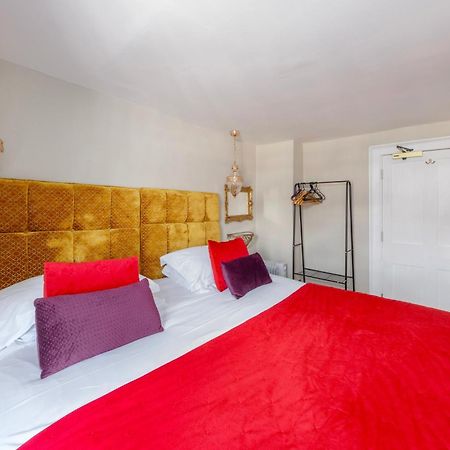 Darcys' Pride Apartment บาธ ภายนอก รูปภาพ